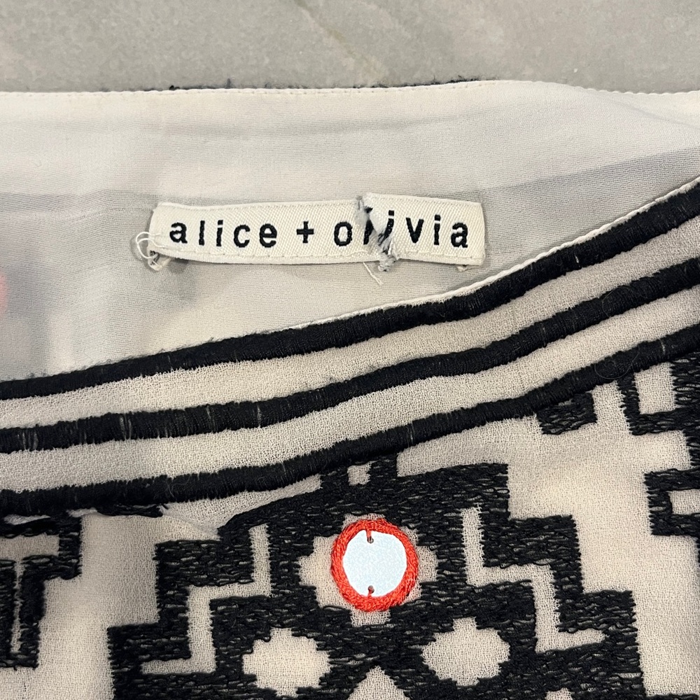 Alice + Olivia Cream Mirrored Geometric Flutter-Sleeve Shift Mini Dress, L - Picture 8 of 13